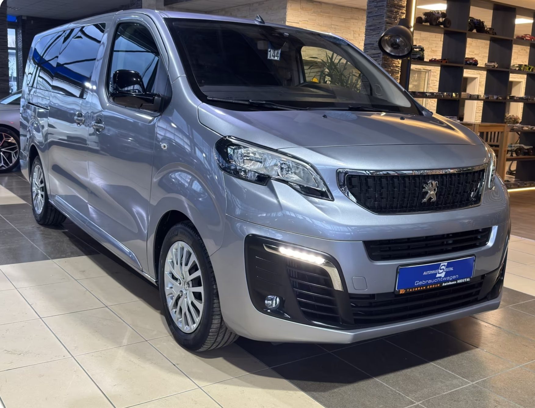 Peugeot Traveller