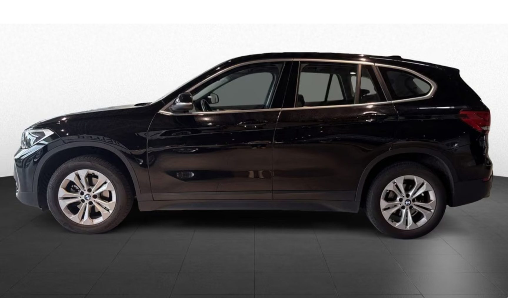 Фото BMW X1
