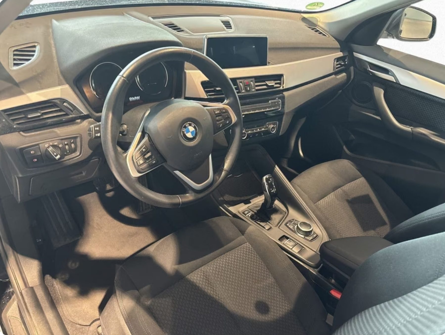 Фото BMW X1