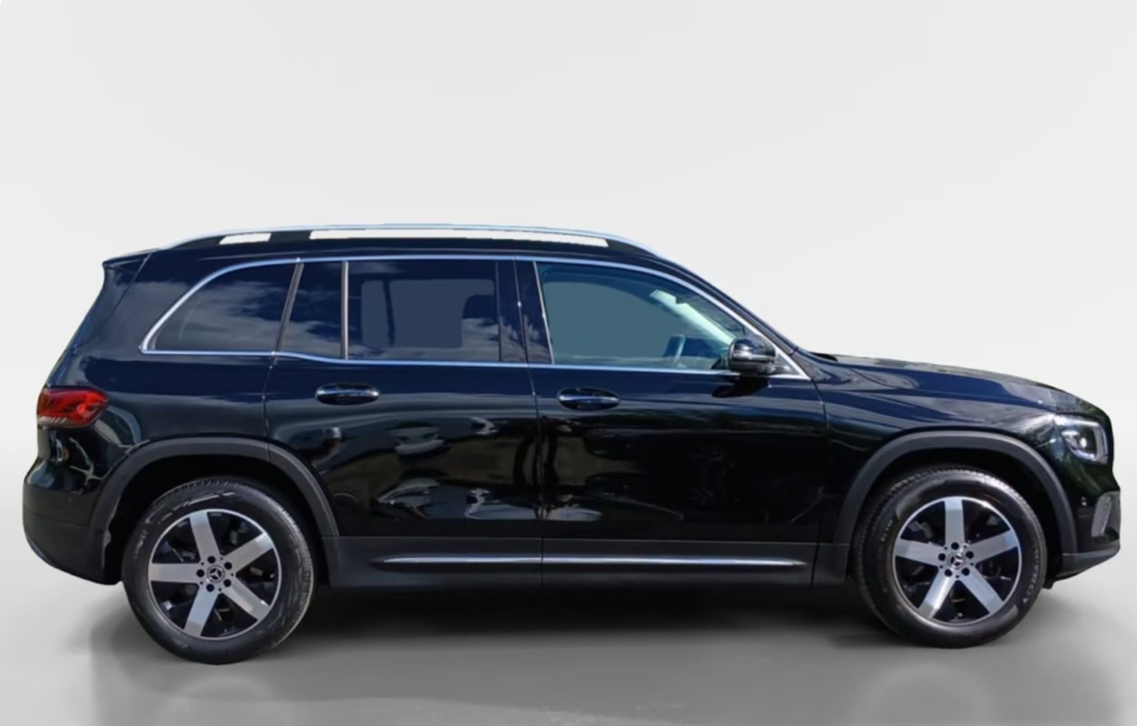 Фото Mercedes-Benz GLB 200