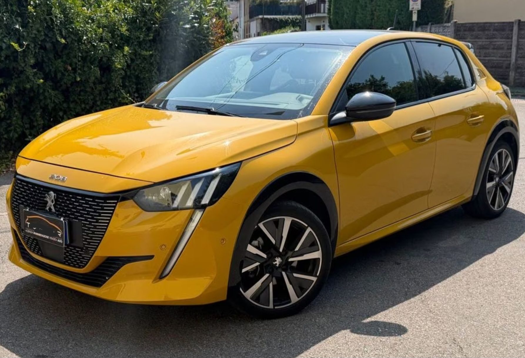 Peugeot 208 GT из Европы