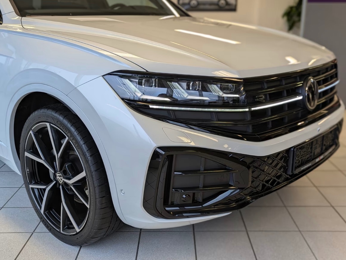 Фото Volkswagen Touareg  R-Line