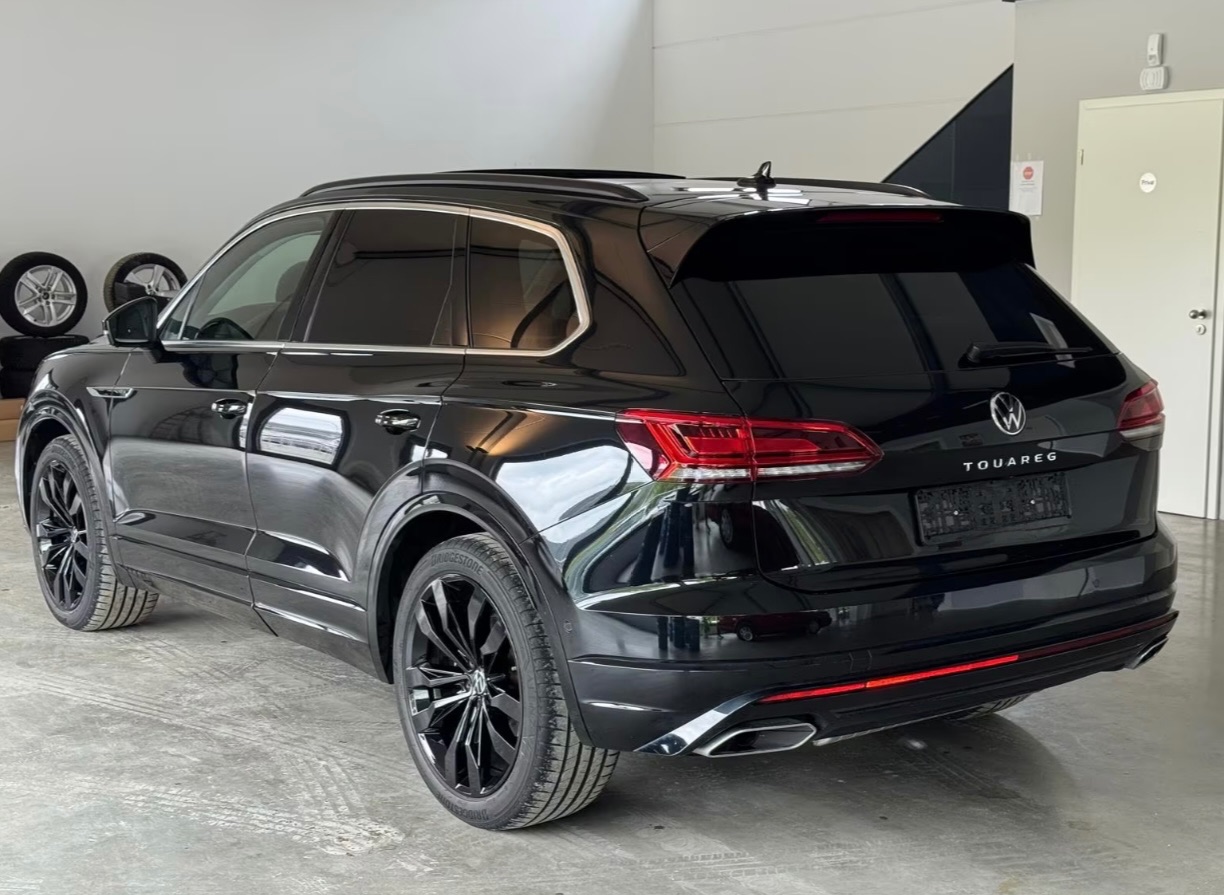 Фото Volkswagen Touareg R-Line