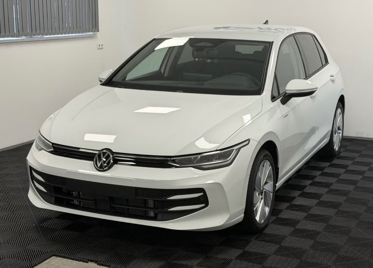 Volkswagen Golf 8 eTSI Life из Европы