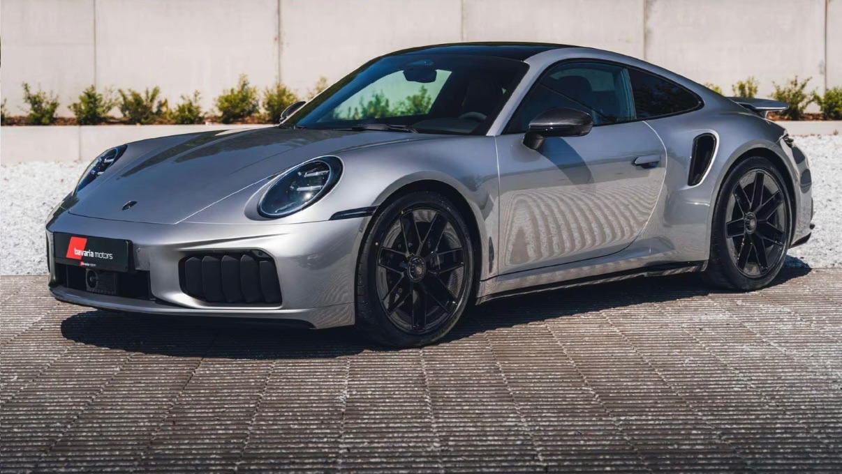 Porsche 992 Turbo S GT Silver Metallic