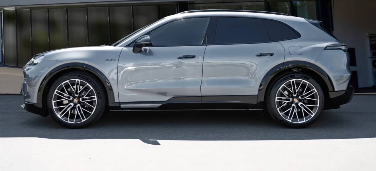 Фото Porsche Cayenne S Electric